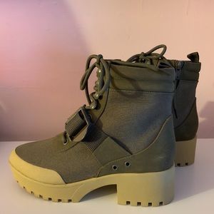 Steve Madden boots